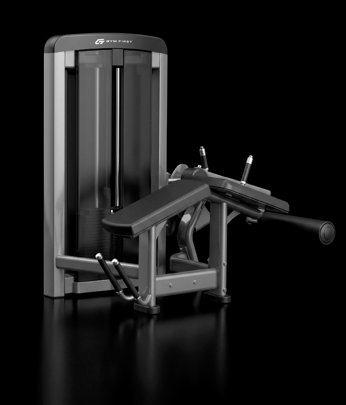 Máquina de musculação GYM FIRST sobre fundo preto